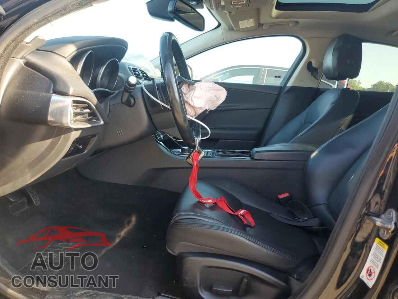 JAGUAR XE 2017 - SAJAD4BV7HCP11635
