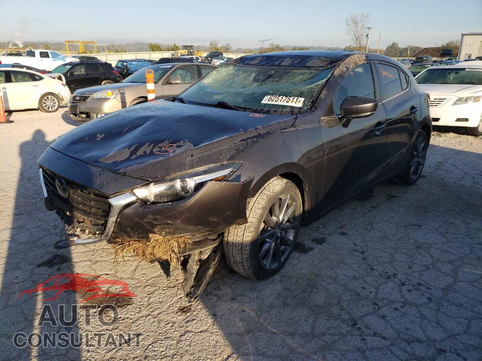 MAZDA 3 2018 - 3MZBN1M32JM170229