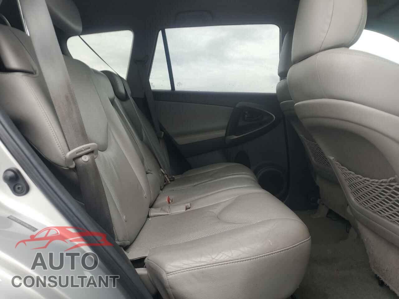 TOYOTA RAV4 2011 - 2T3DF4DV8BW093054