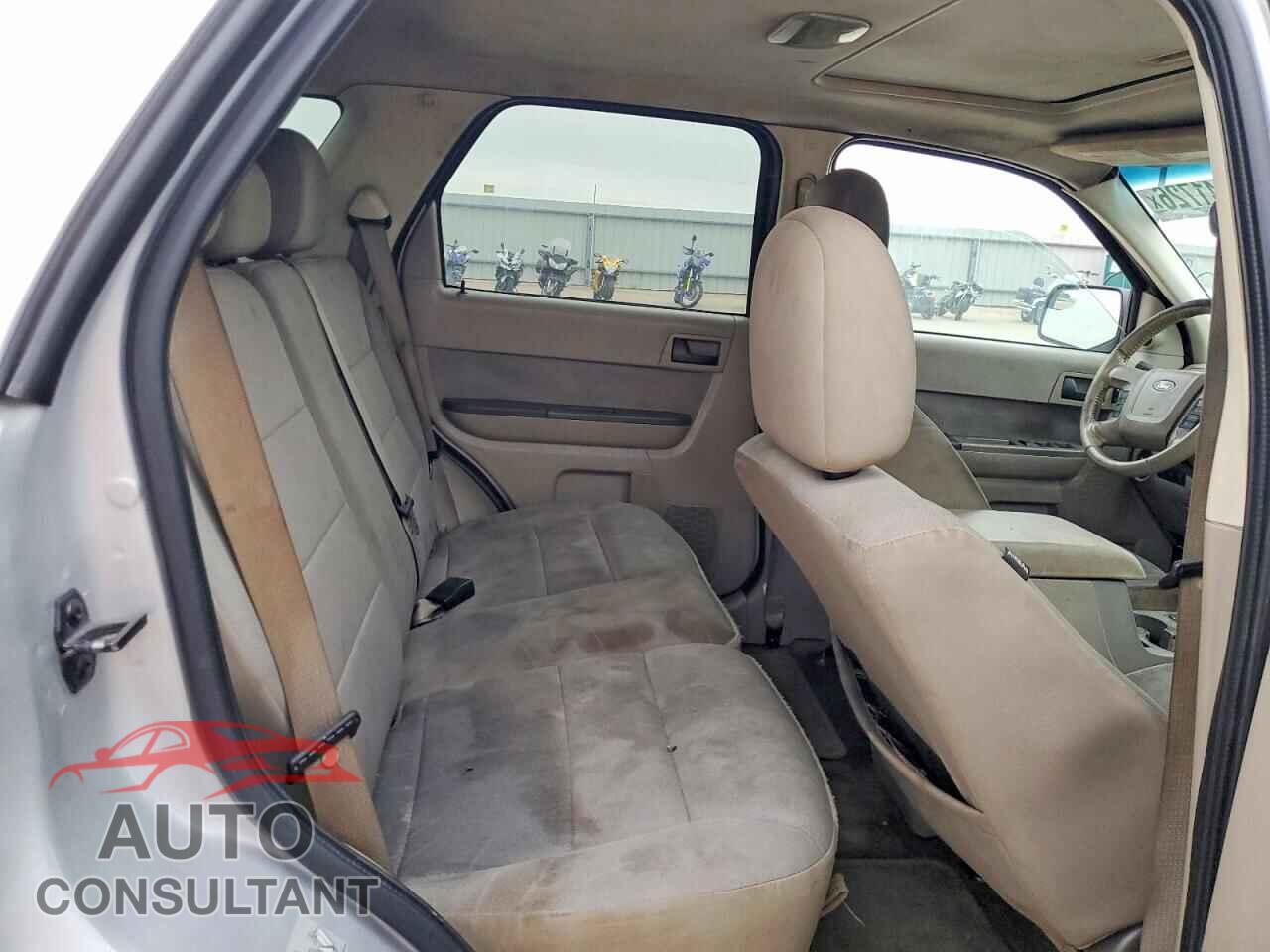 FORD ESCAPE 2011 - 1FMCU0D74BKA20733