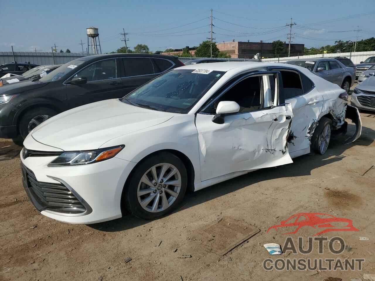 TOYOTA CAMRY 2022 - 4T1C11AK0NU640317
