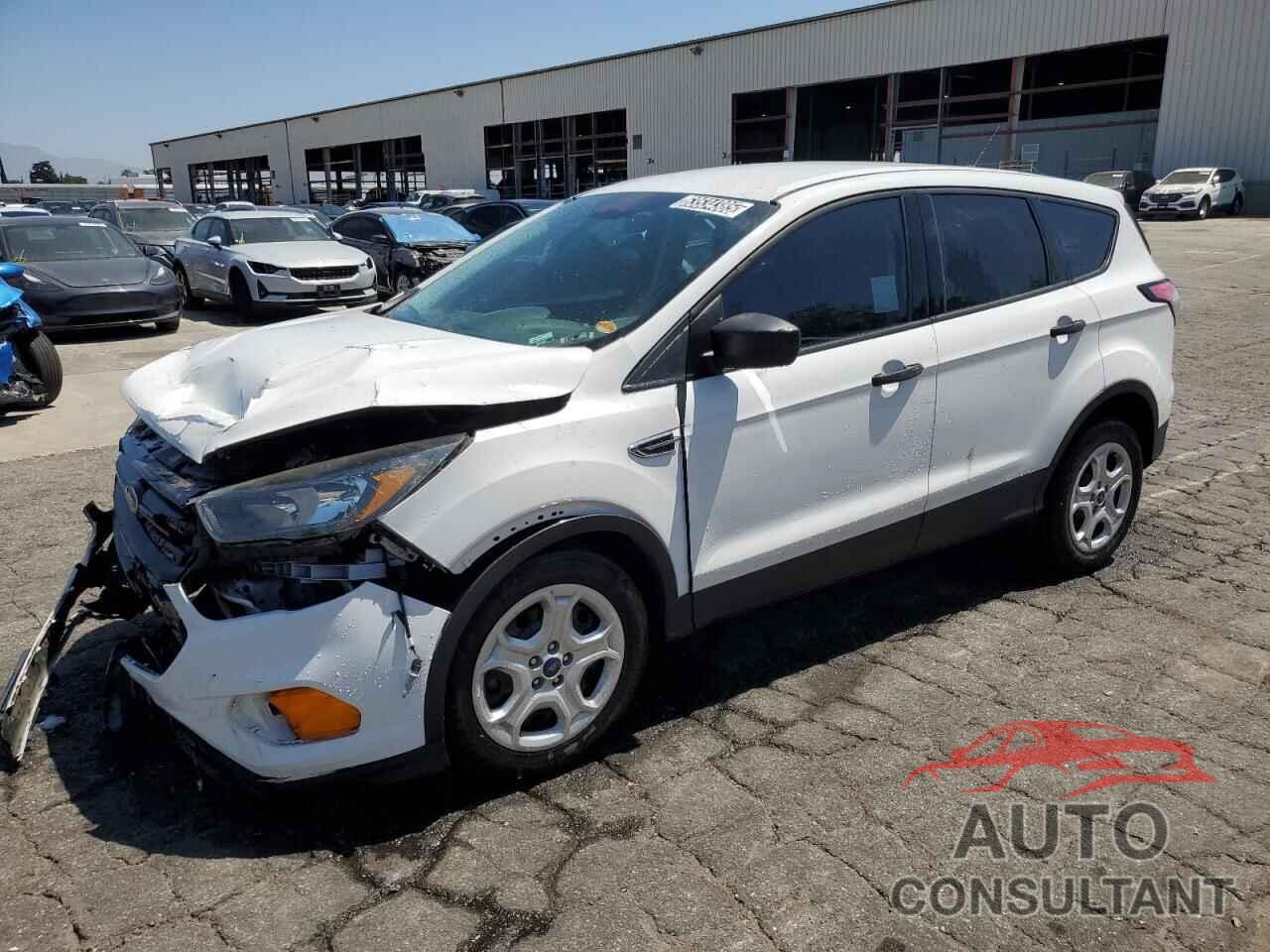 FORD ESCAPE 2018 - 1FMCU0F70JUD44911