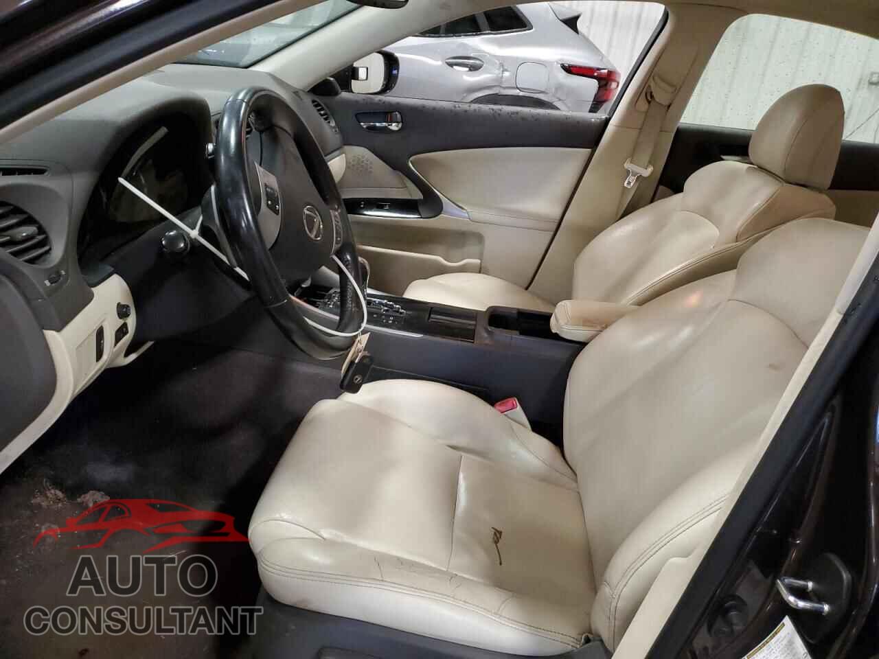 LEXUS IS 2012 - JTHCF5C27C2035809