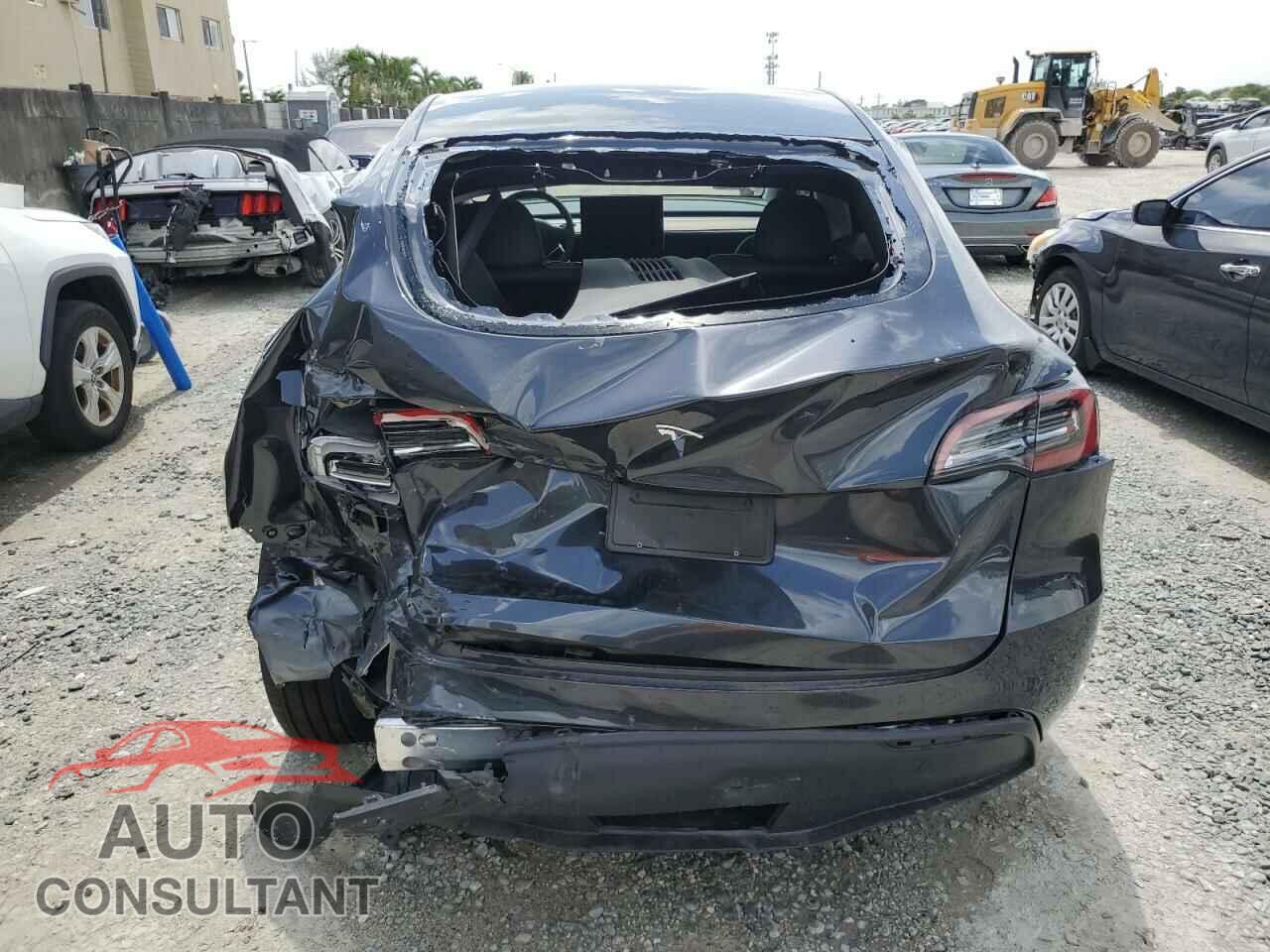 TESLA MODEL Y 2024 - 7SAYGDED6RF015914