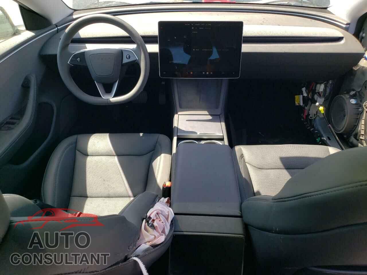 TESLA MODEL 3 2024 - 5YJ3E1EA6RF746828