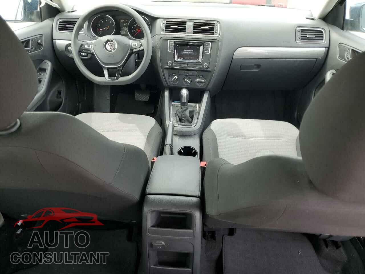 VOLKSWAGEN JETTA 2017 - 3VW2B7AJ0HM207741