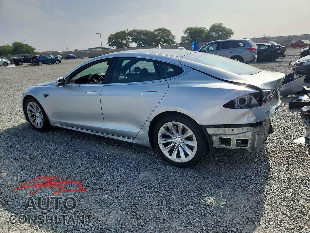 TESLA MODEL S 2018 - 5YJSA1E28JF269355