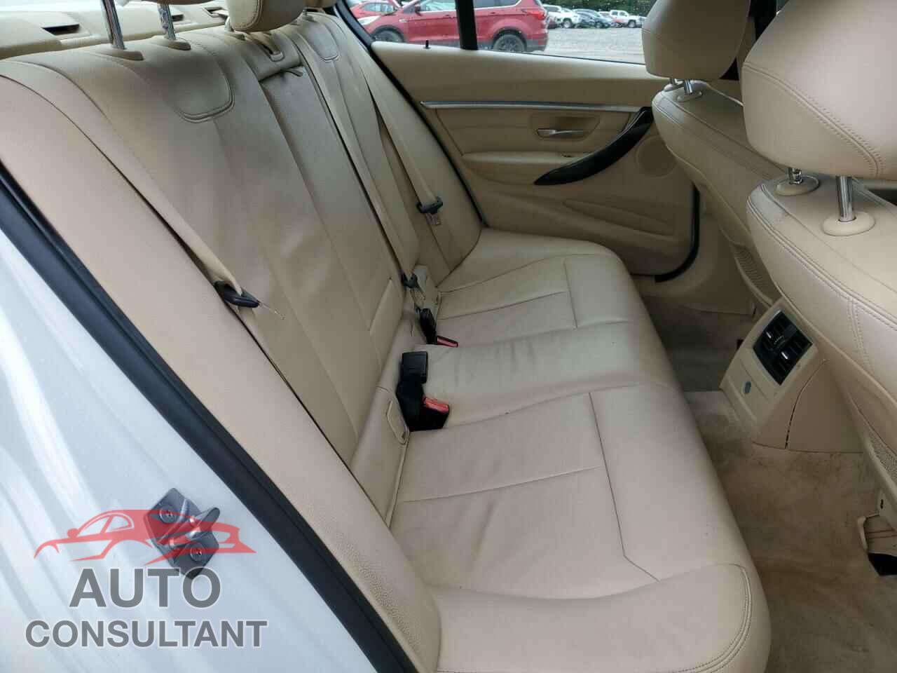BMW 3 SERIES 2016 - WBA8E9C55GK646839