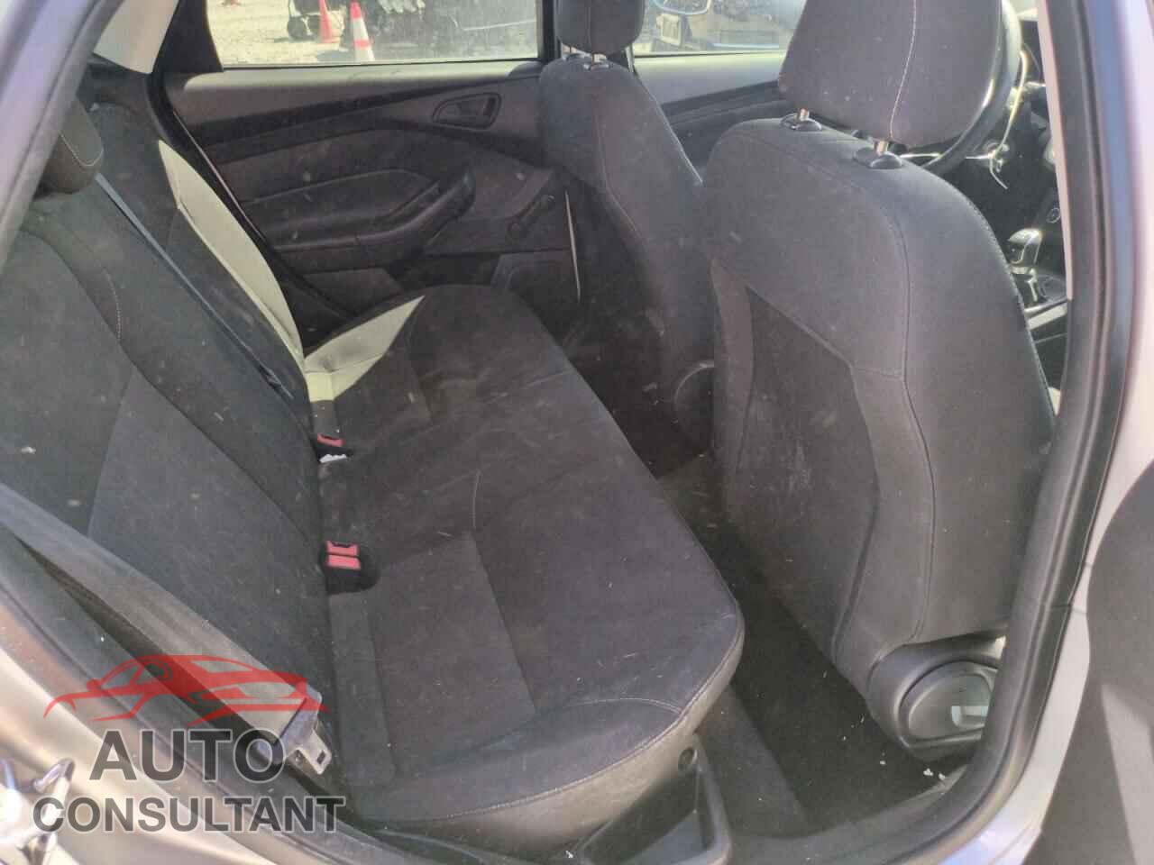 FORD FOCUS 2017 - 1FADP3E21HL263512