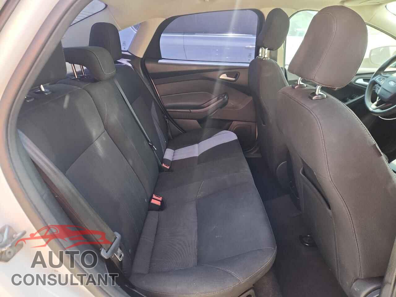 FORD FOCUS 2016 - 1FADP3F20GL213844