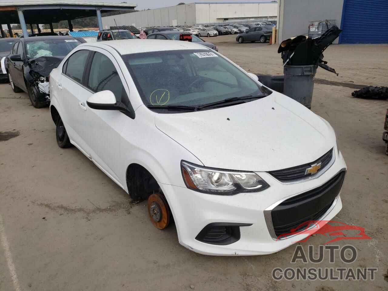 CHEVROLET SONIC 2018 - 1G1JF5SBXJ4136668