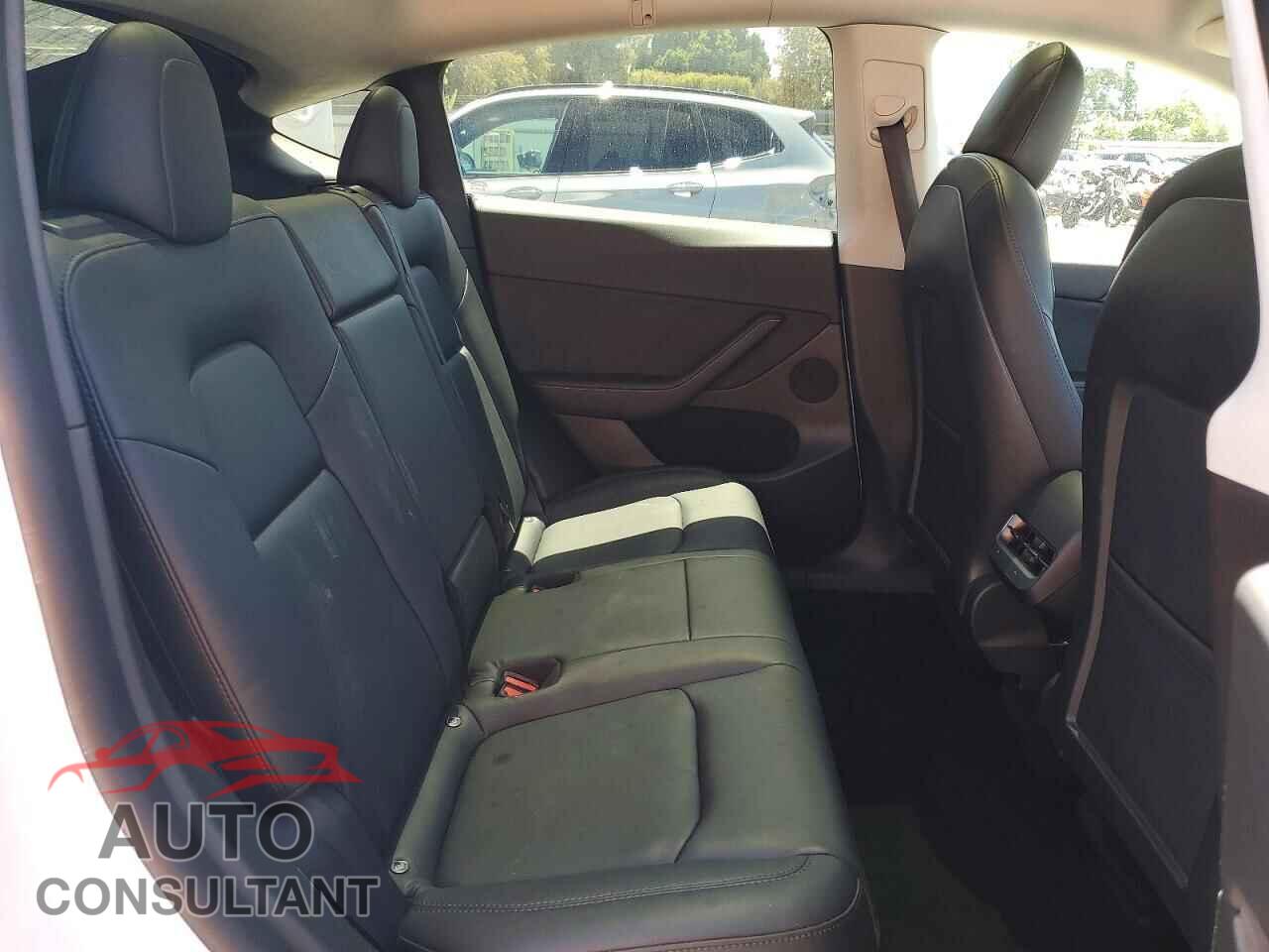 TESLA MODEL Y 2022 - 7SAYGDEE4NF556382