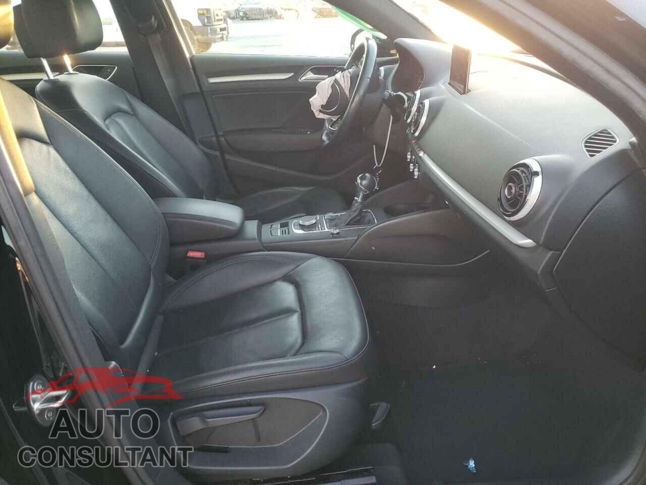 AUDI A3 2016 - WAUA7GFF8G1096918