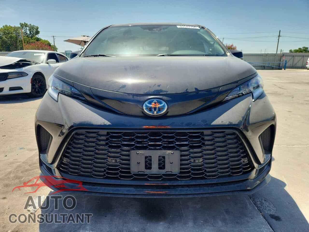 TOYOTA SIENNA 2025 - 5TDCSKFC4SS176019