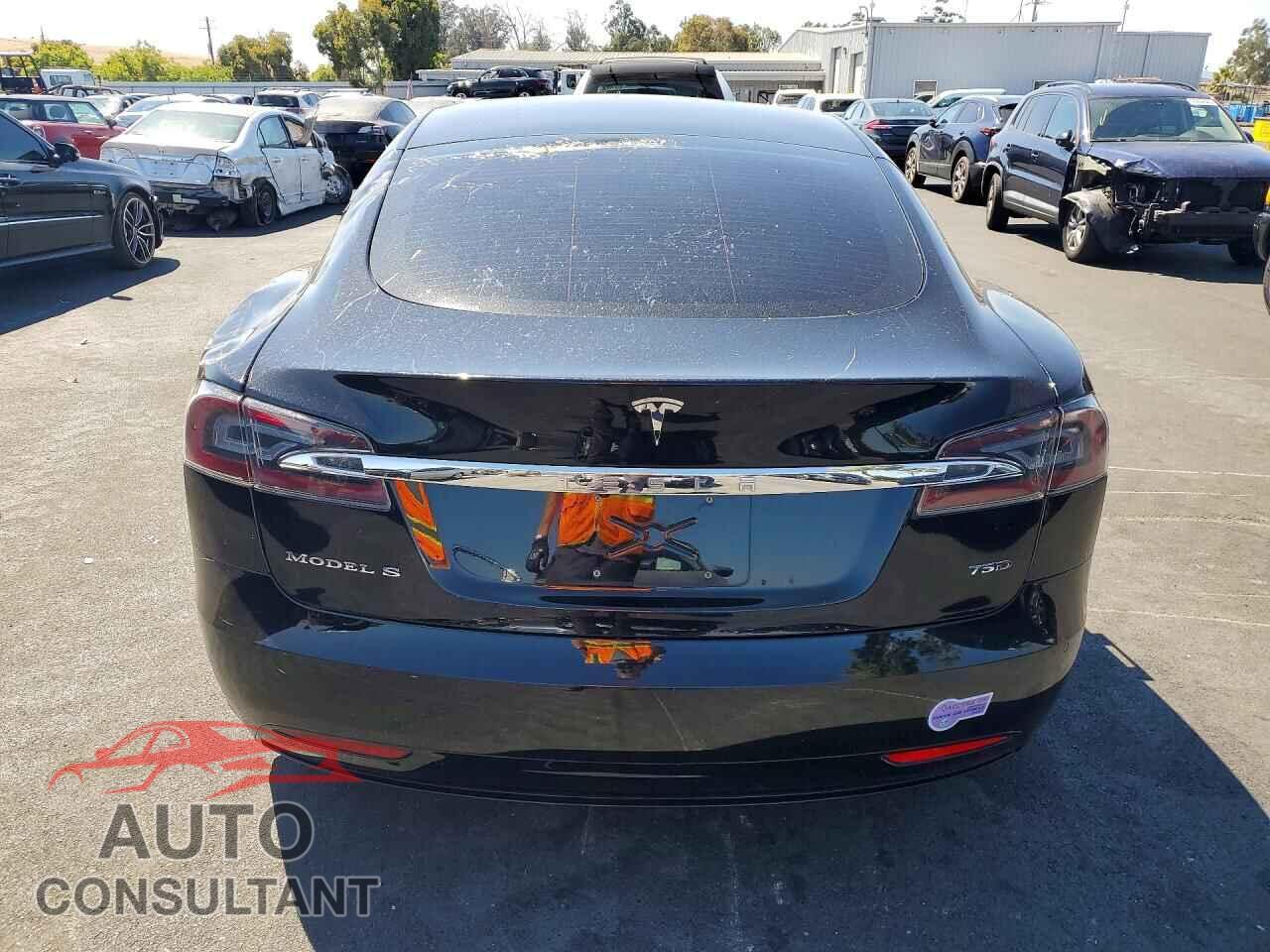 TESLA MODEL S 2018 - 5YJSA1E22JF266757