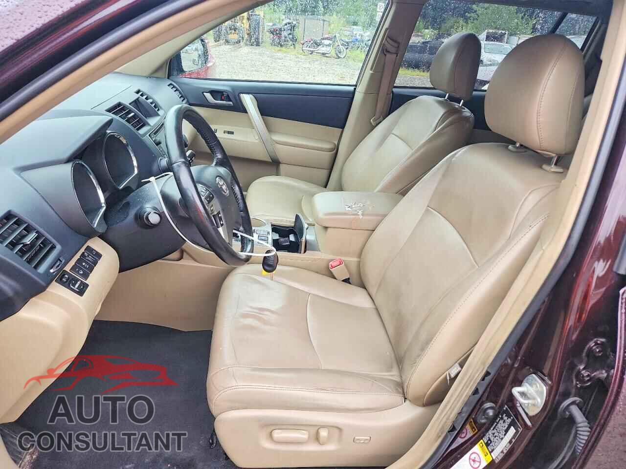 TOYOTA HIGHLANDER 2013 - 5TDBK3EH8DS233324