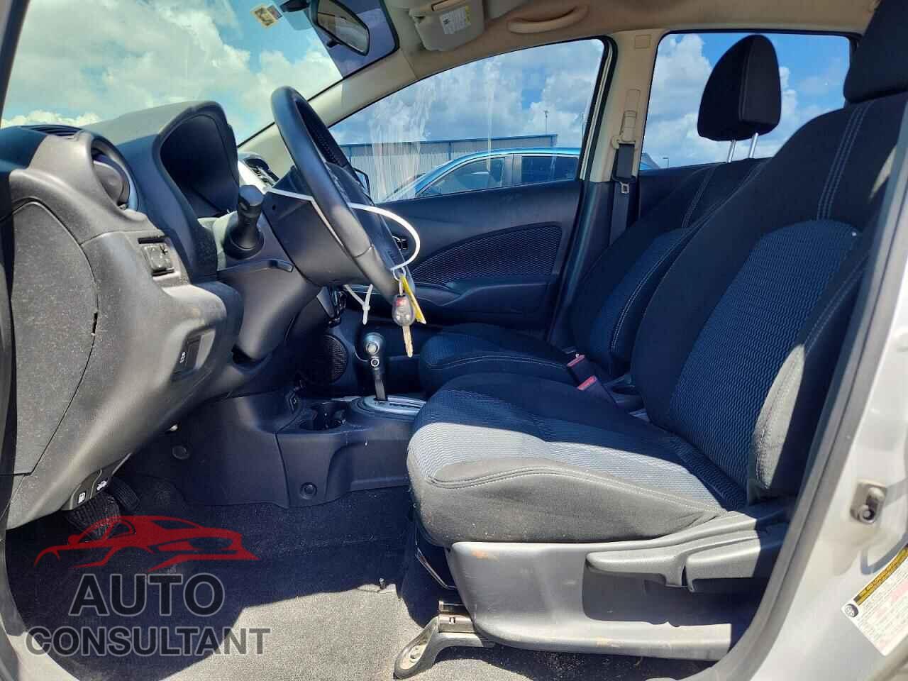 NISSAN VERSA 2017 - 3N1CE2CP8HL354904