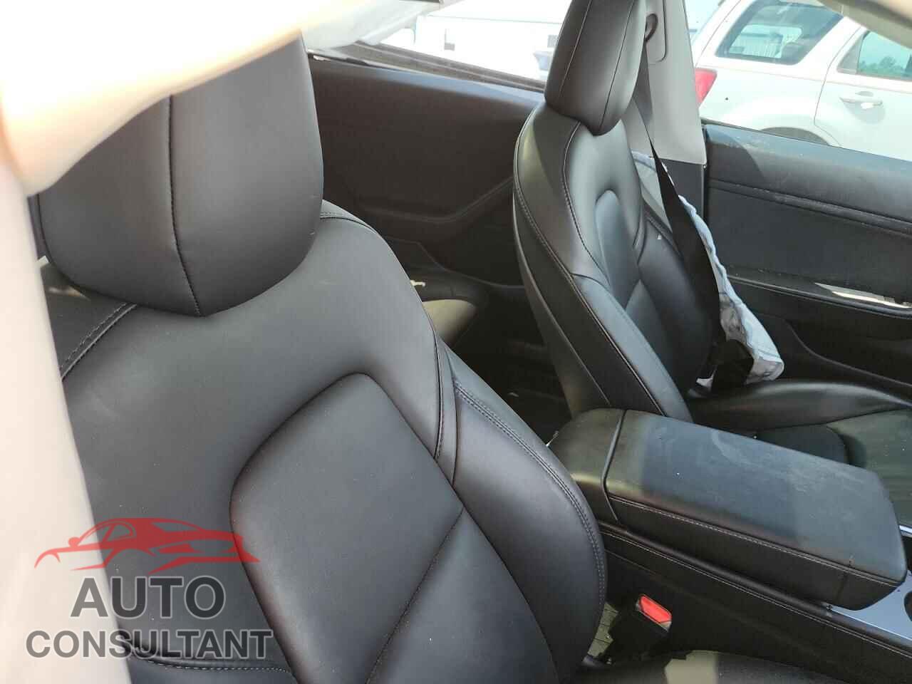 TESLA MODEL 3 2021 - 5YJ3E1EA1MF867100