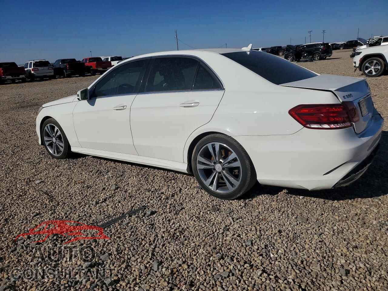 MERCEDES-BENZ E-CLASS 2015 - WDDHF5KB3FB151236