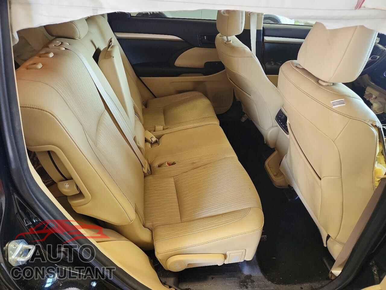 TOYOTA HIGHLANDER 2015 - 5TDBKRFH8FS195095