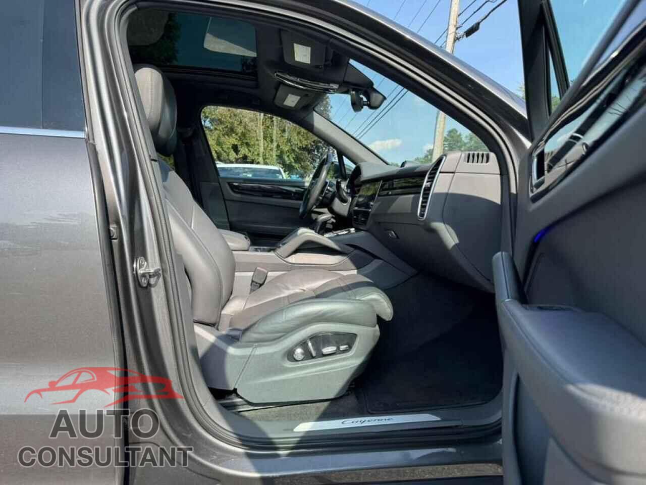 PORSCHE CAYENNE 2019 - WP1AA2AY6KDA05263