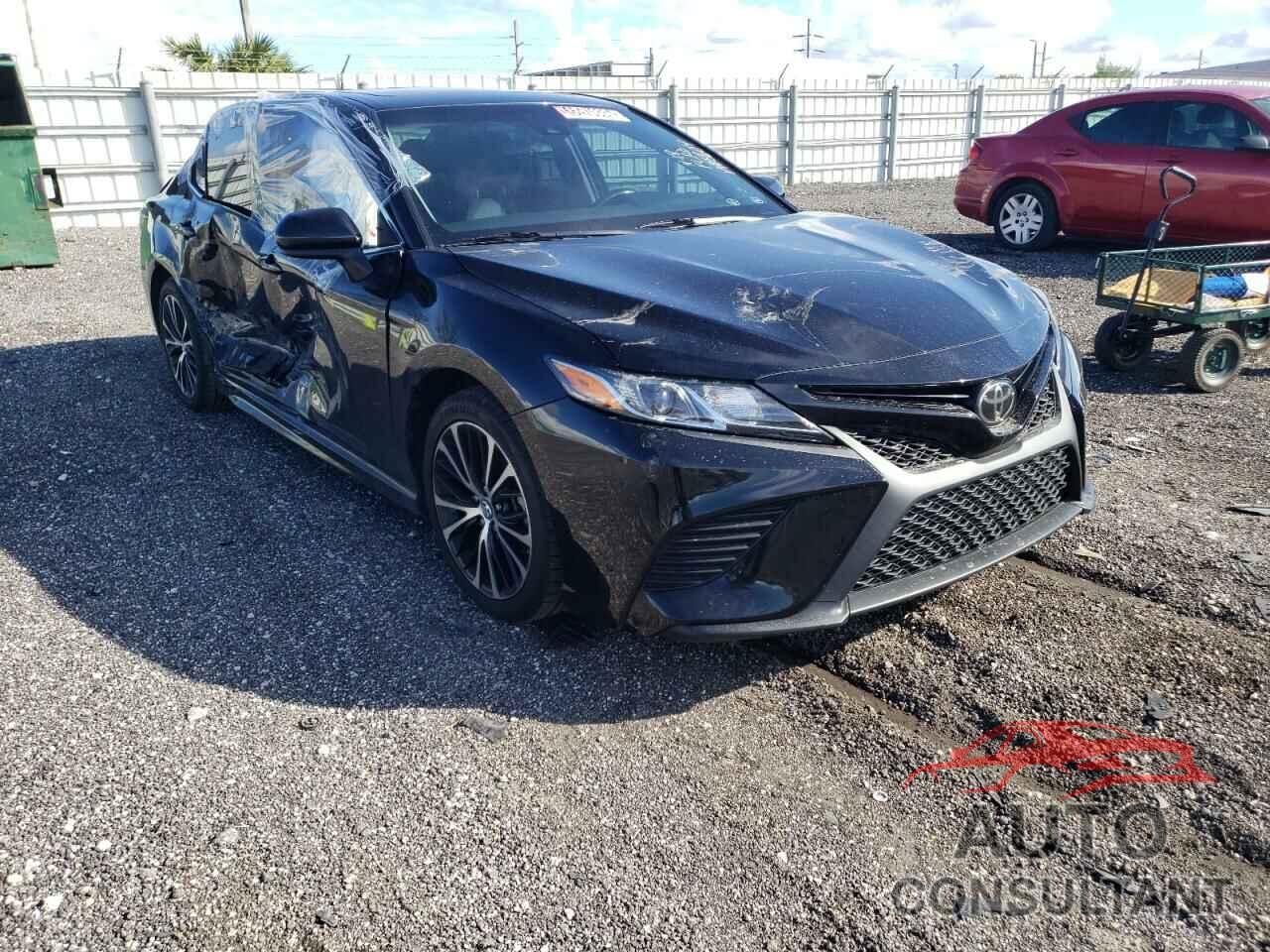 TOYOTA CAMRY 2018 - 4T1B11HKXJU568604