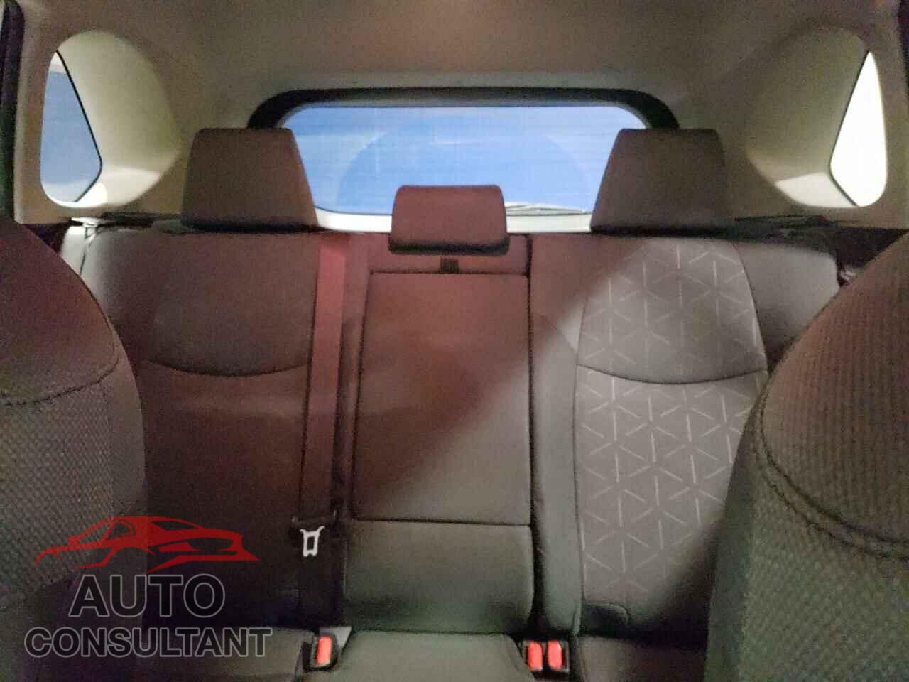 TOYOTA RAV4 2019 - JTMP1RFV2KD017493