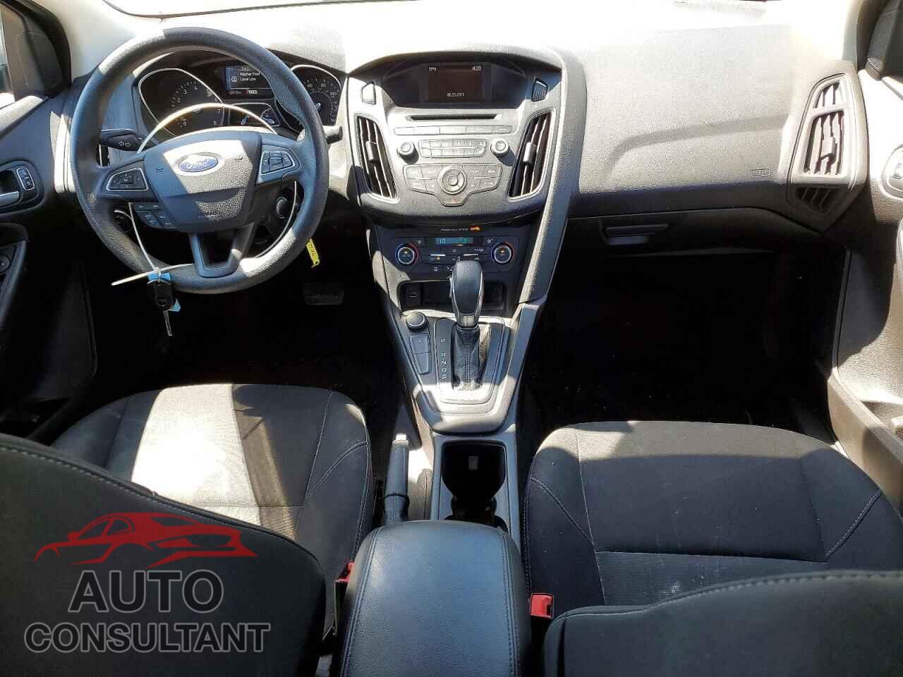 FORD FOCUS 2017 - 1FADP3FEXHL257426