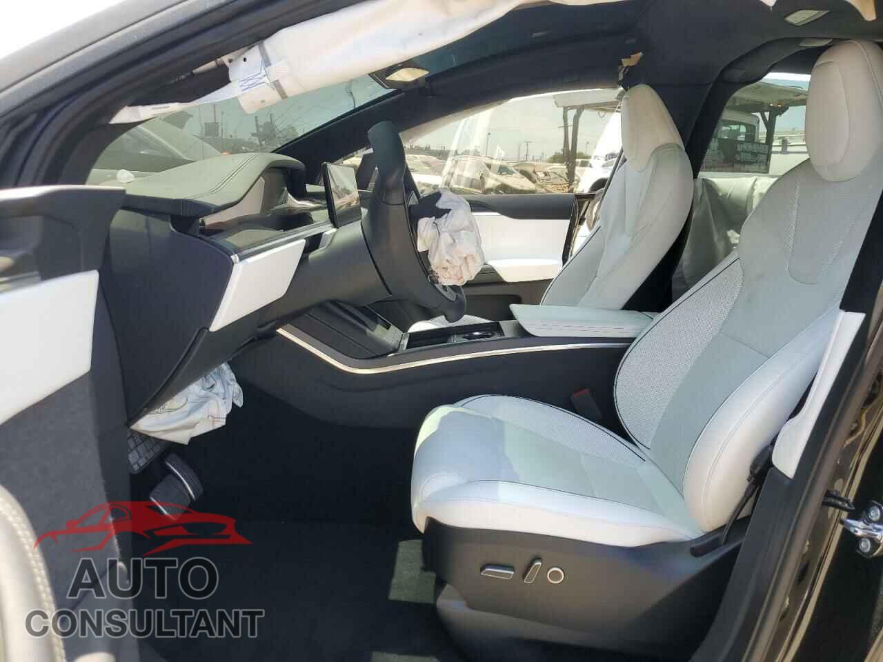 TESLA MODEL X 2023 - 7SAXCBE65PF376285