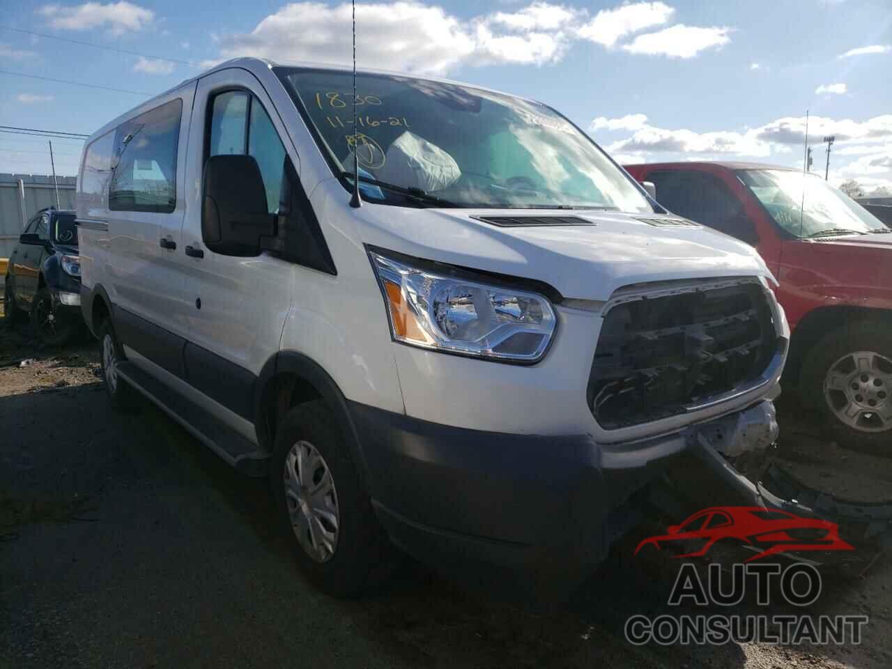 FORD TRANSIT CO 2018 - 1FTYR1YM2JKA92515