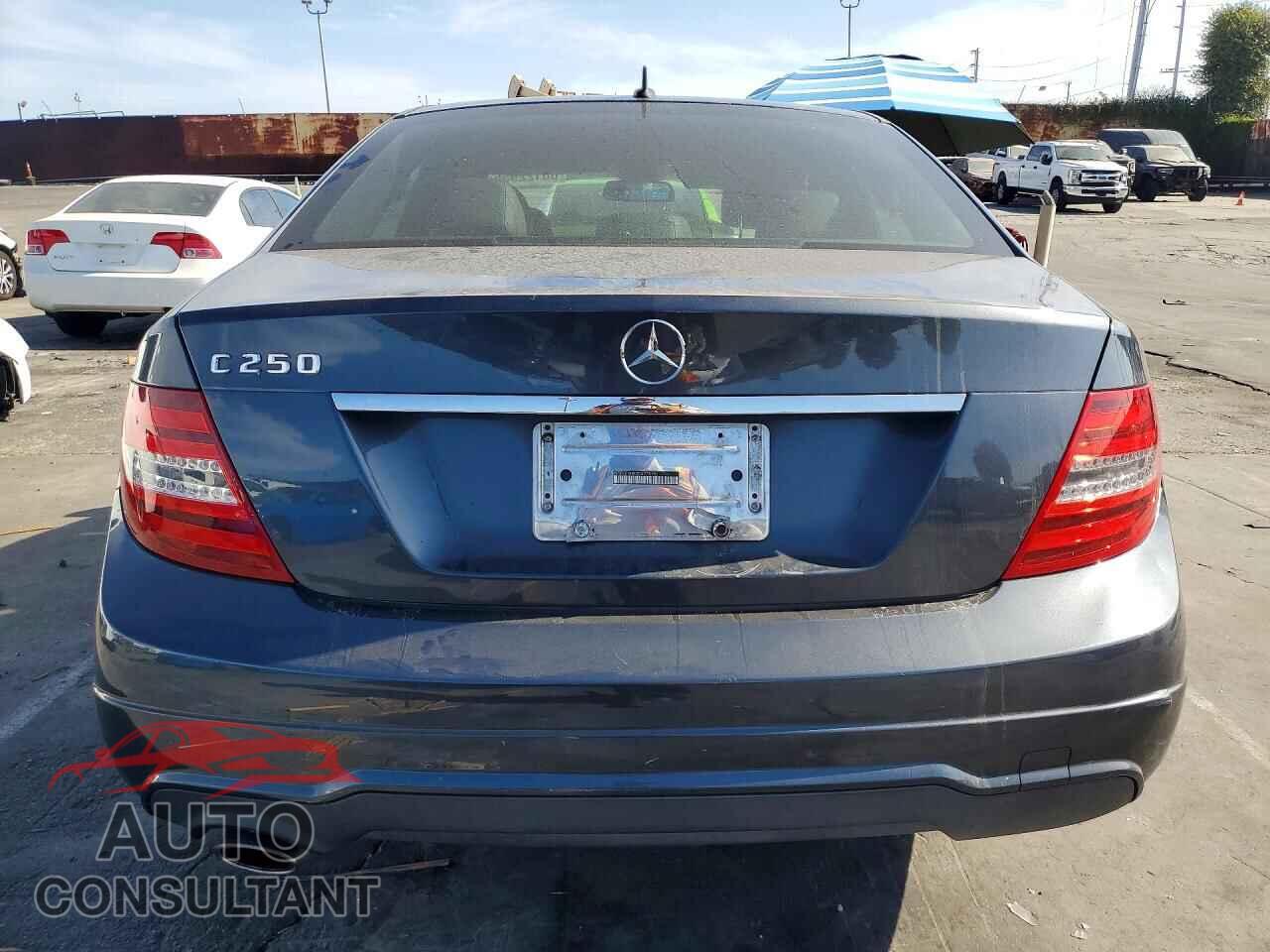 MERCEDES-BENZ C-CLASS 2013 - WDDGF4HB2DA778154