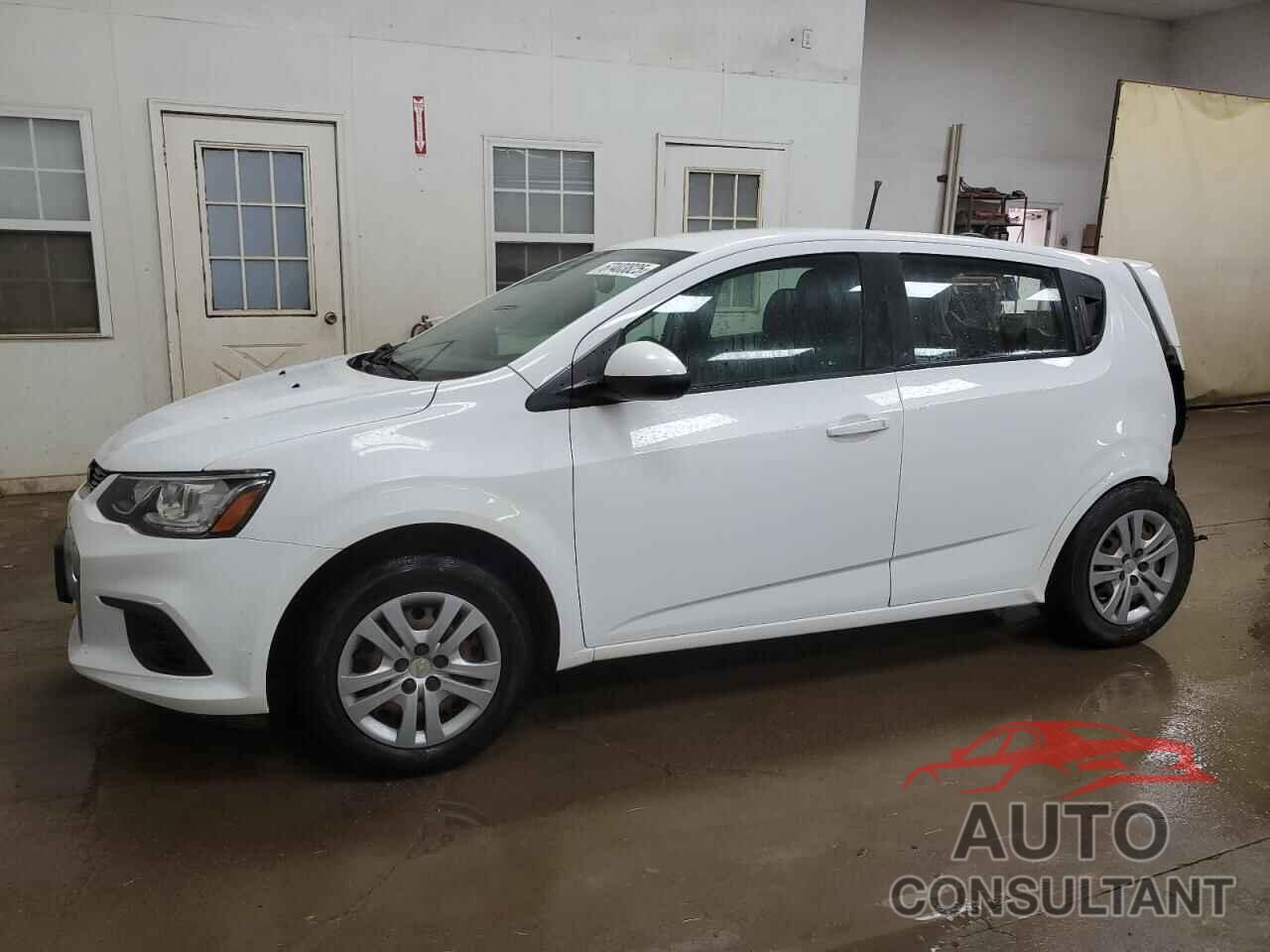 CHEVROLET SONIC 2018 - 1G1JG6SHXJ4111731