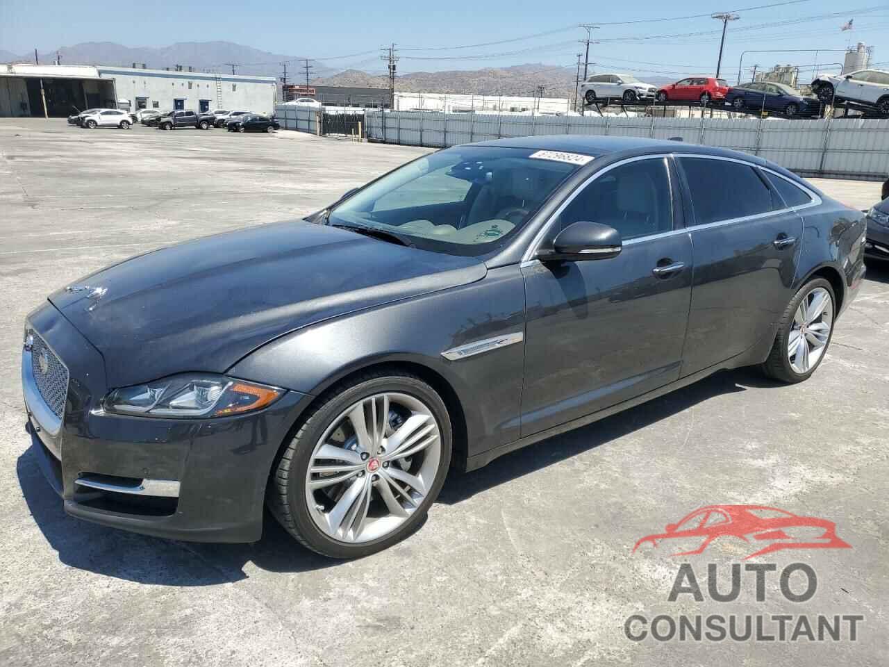 JAGUAR XJ 2016 - SAJWA2G7XG8V98021