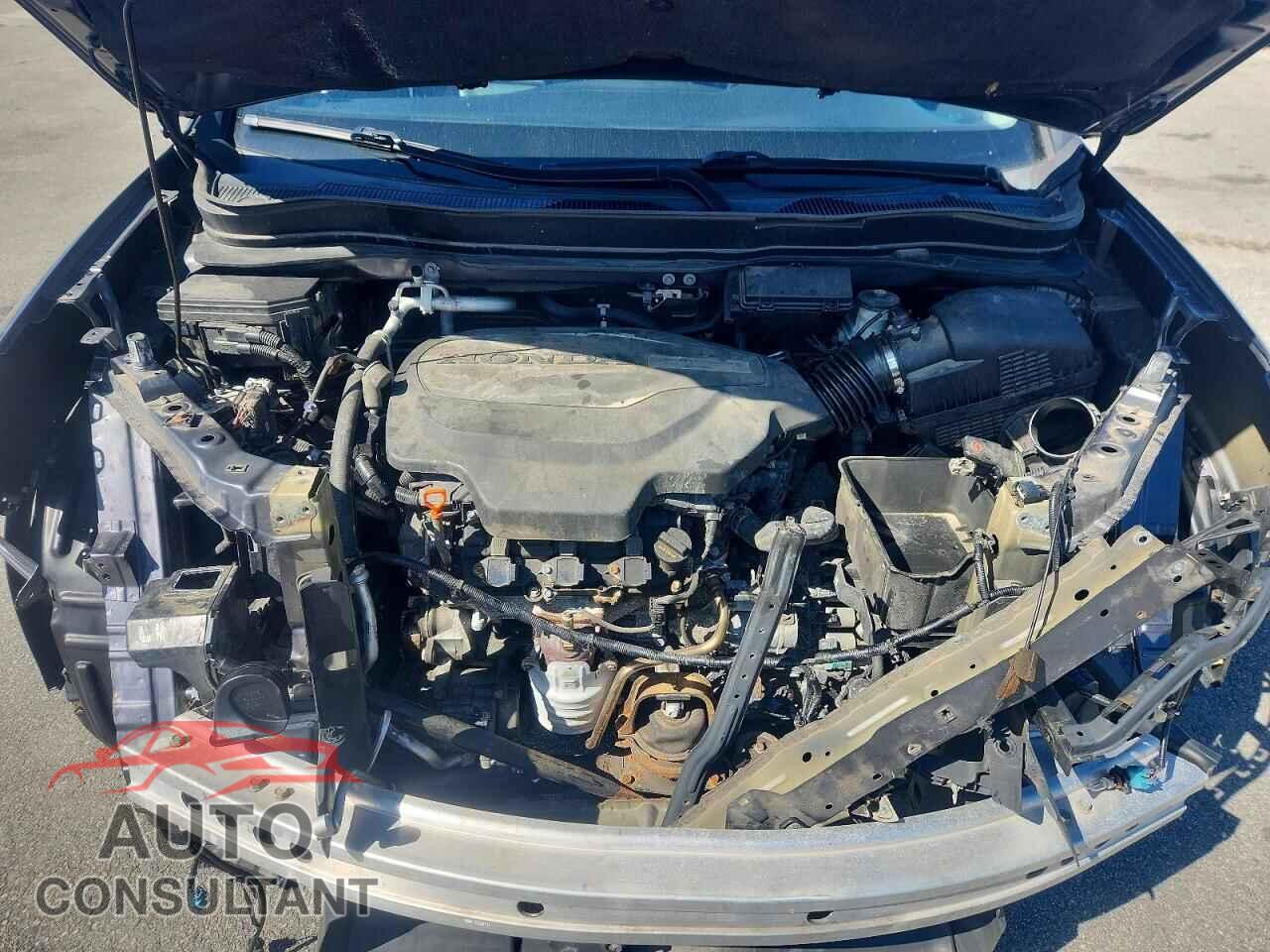 HONDA PILOT 2018 - 5FNYF6H54JB001546