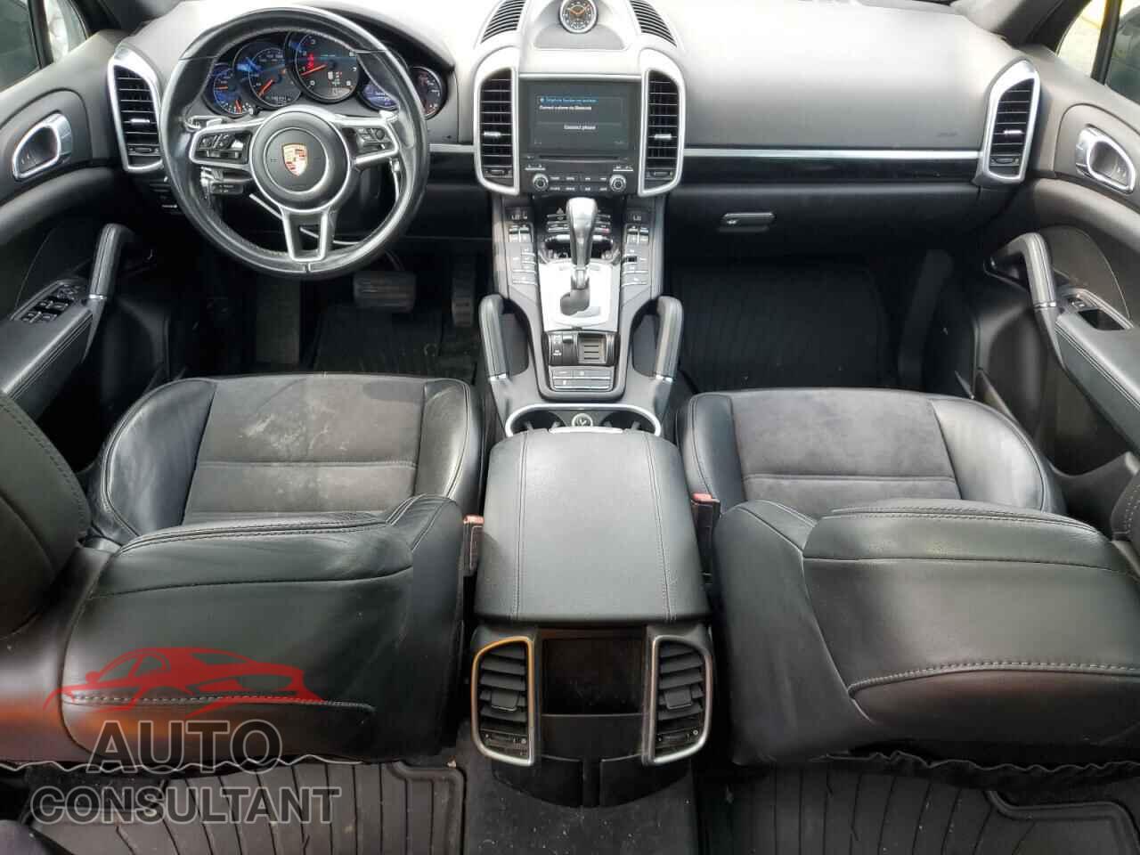 PORSCHE CAYENNE 2017 - WP1AA2A29HKA86629