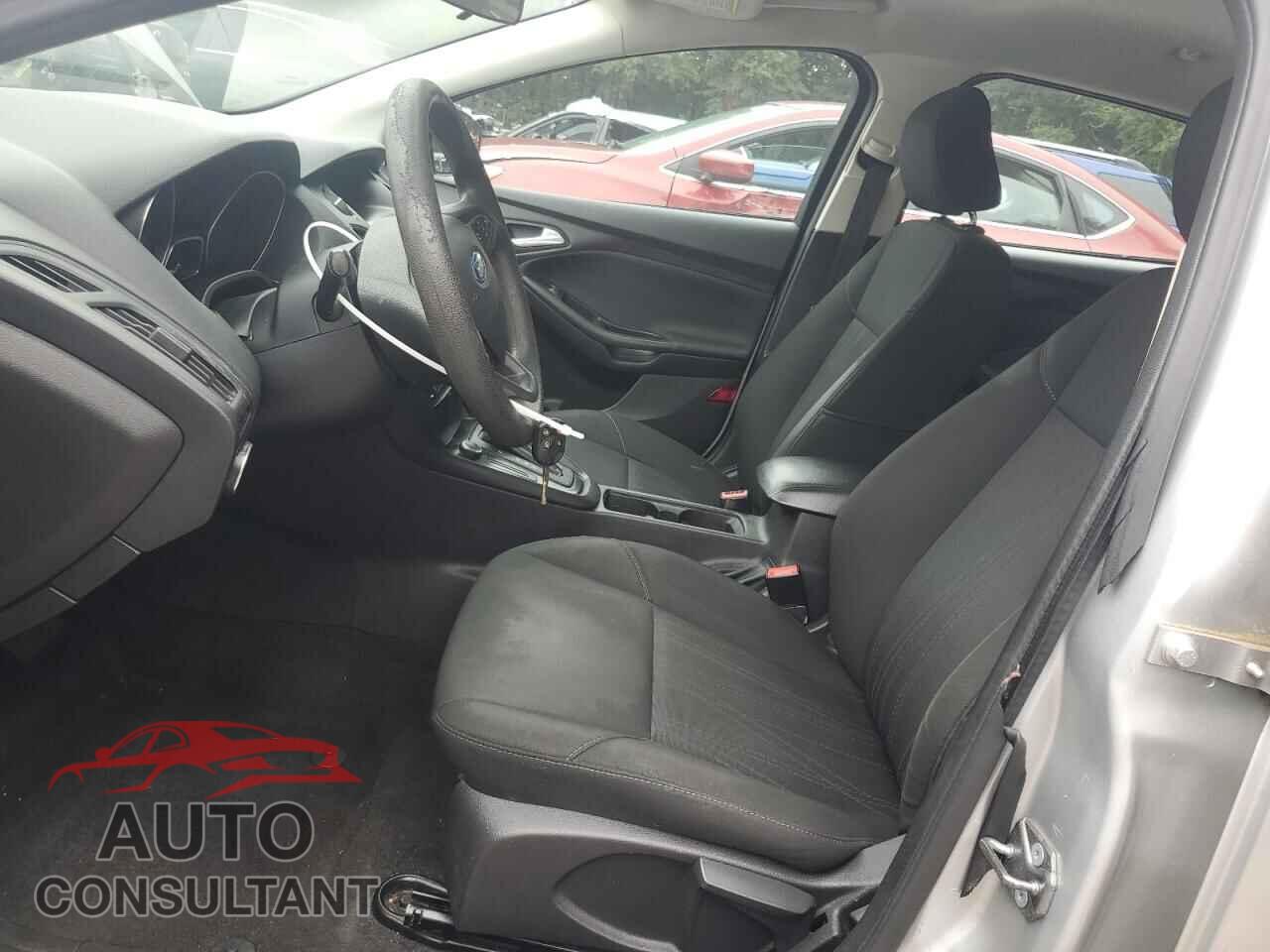 FORD FOCUS 2017 - 1FADP3F23HL286370