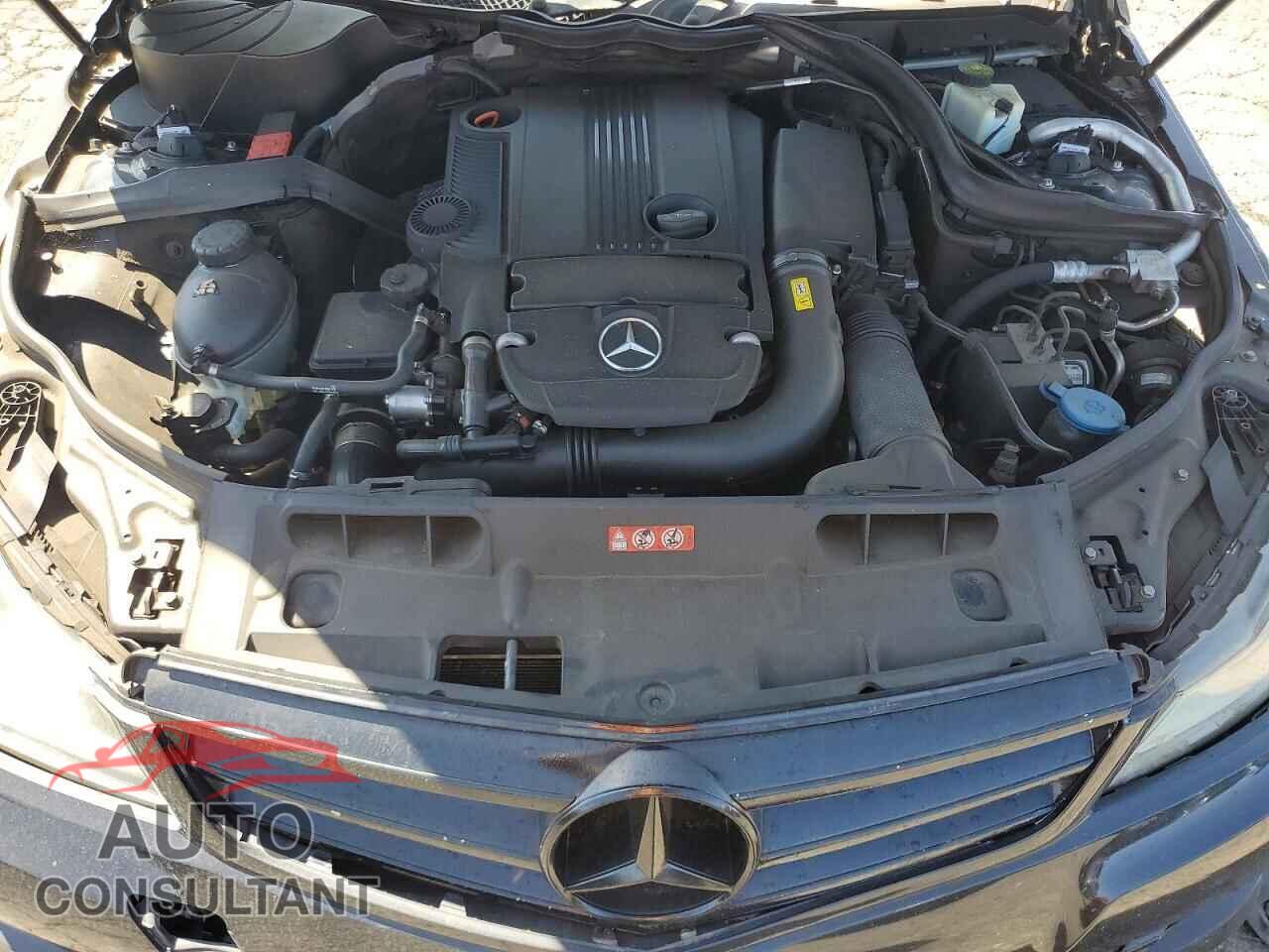 MERCEDES-BENZ C-CLASS 2012 - WDDGF4HB3CA651640