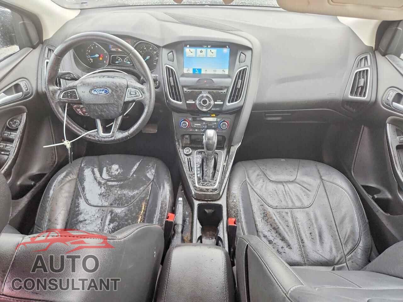 FORD FOCUS 2016 - 1FADP3J25GL249567