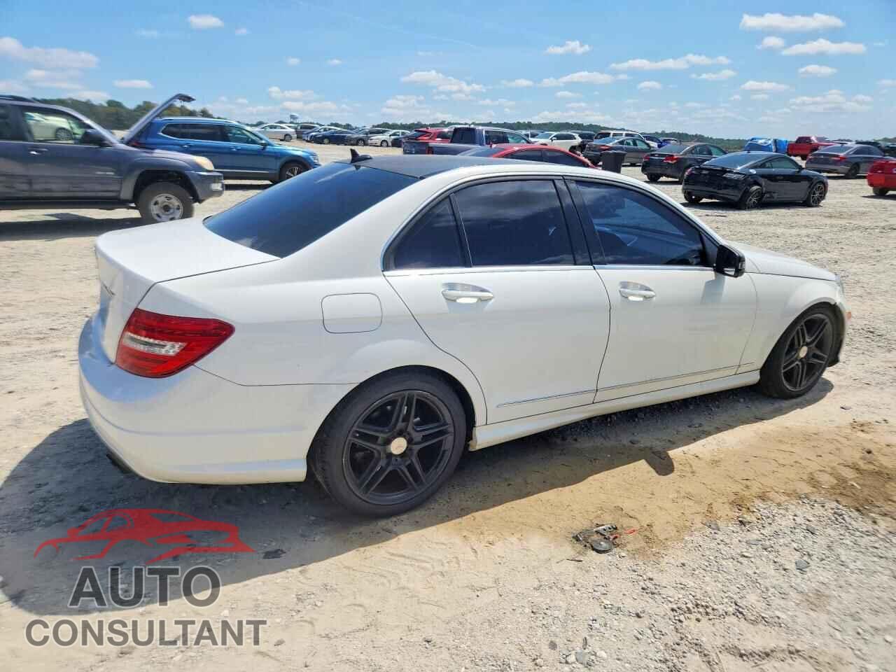 MERCEDES-BENZ C-CLASS 2013 - WDDGF8AB6DR288965