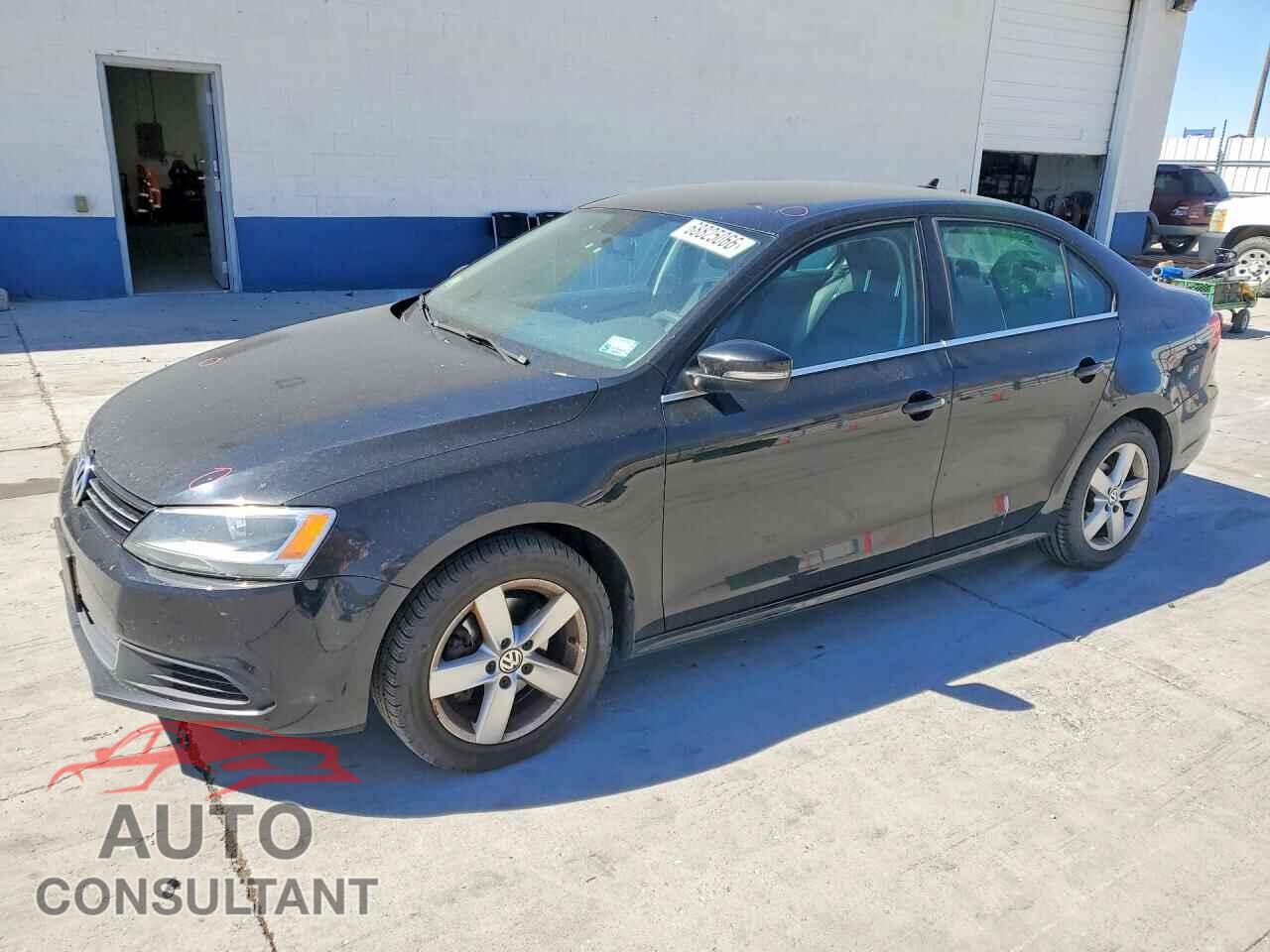 VOLKSWAGEN JETTA 2014 - 3VWLL7AJ2EM227941