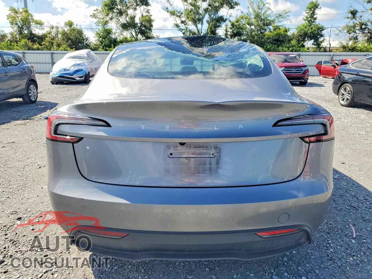 TESLA MODEL 3 2025 - 5YJ3E1EA6SF885542