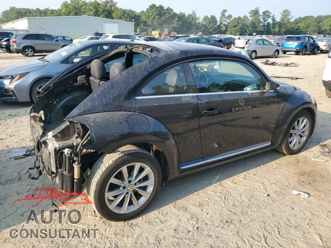 VOLKSWAGEN BEETLE 2019 - 3VWJD7AT7KM711069