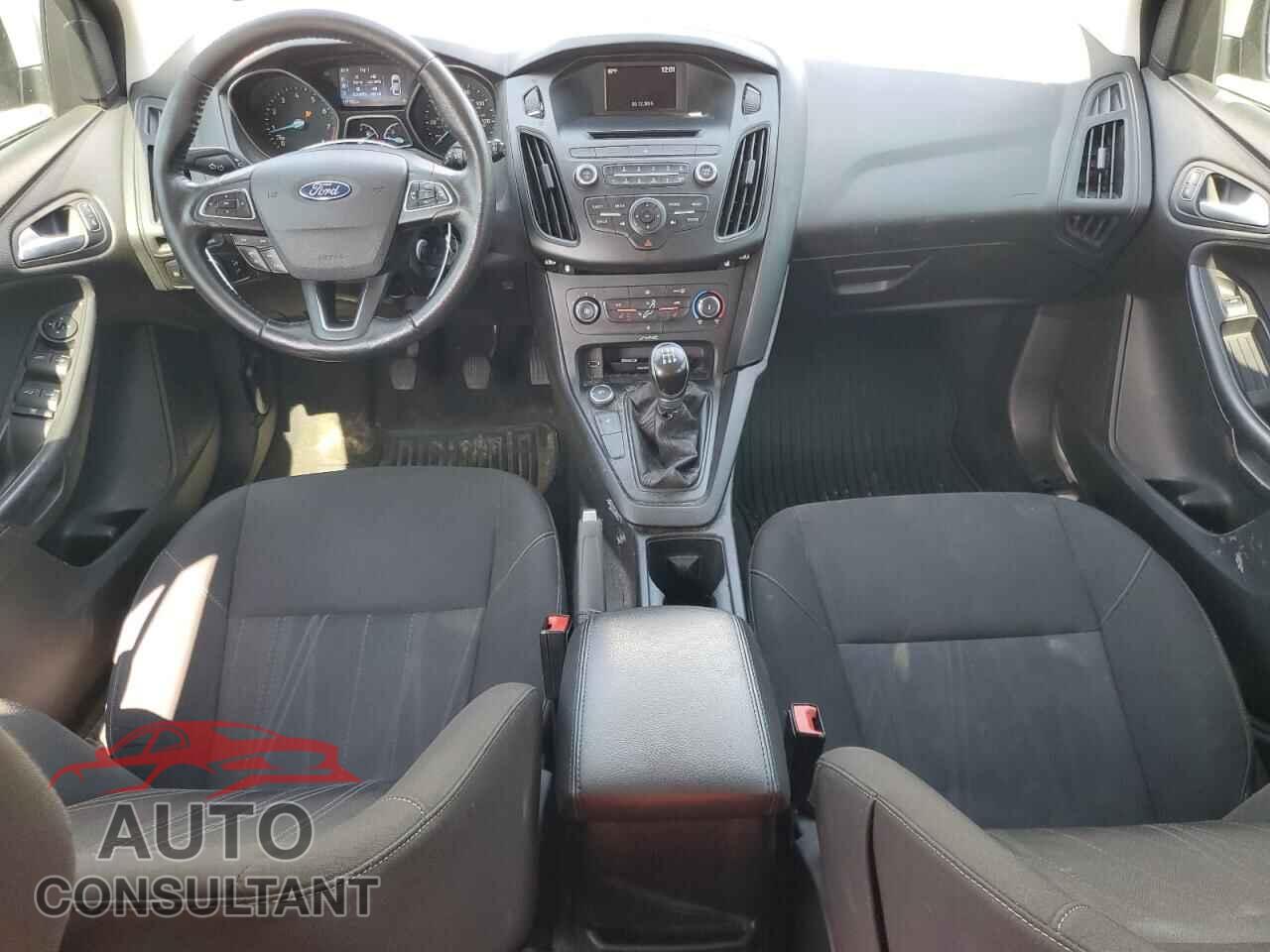 FORD FOCUS 2015 - 1FADP3K29FL322680