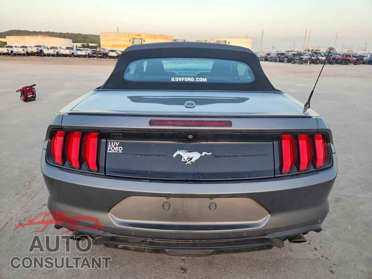 FORD MUSTANG 2021 - 1FATP8UH3M5122325