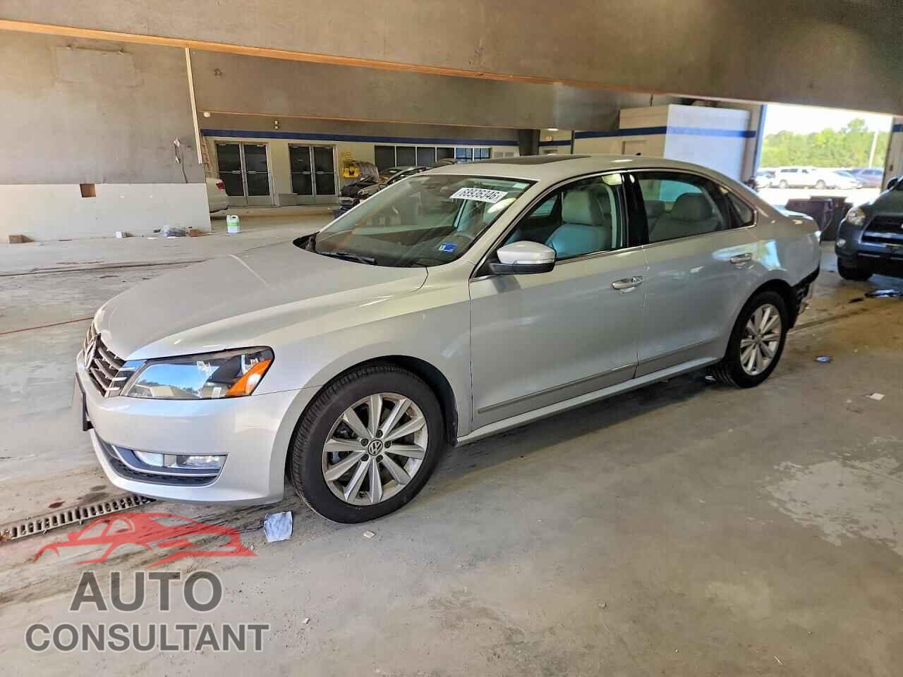 VOLKSWAGEN PASSAT 2013 - 1VWCH7A35DC070795