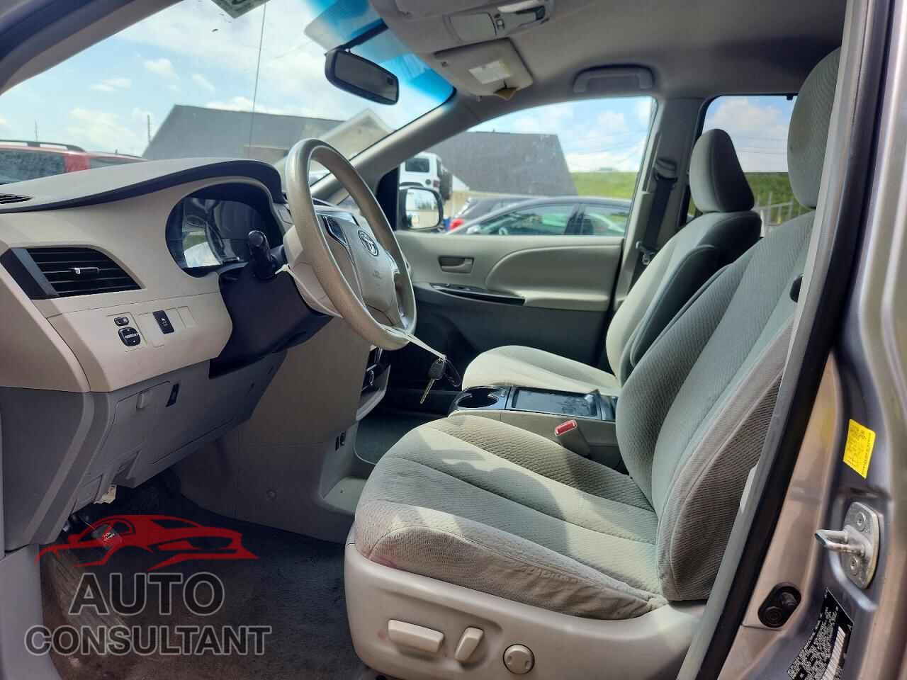 TOYOTA SIENNA 2011 - 5TDKK3DCXBS040711