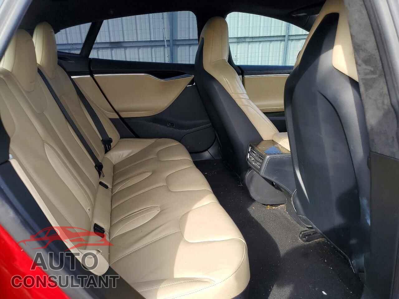 TESLA MODEL S 2015 - 5YJSA1S24FF085977