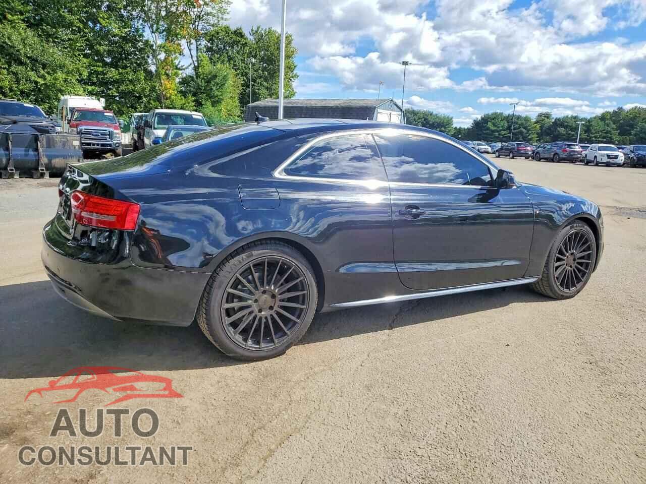 AUDI A5 2011 - WAUWFAFR1BA008722