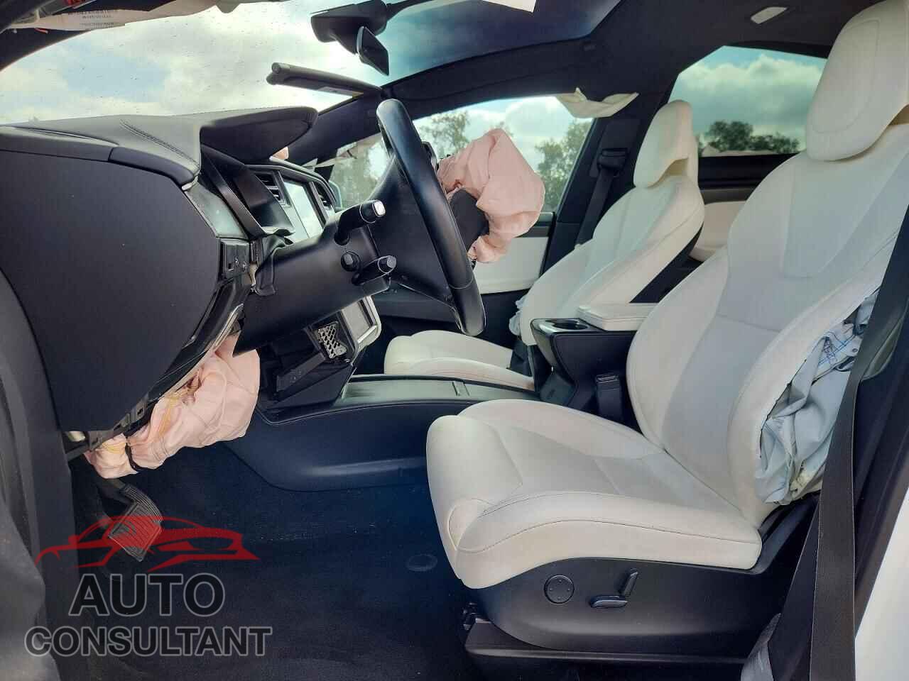 TESLA MODEL X 2018 - 5YJXCBE26JF120593