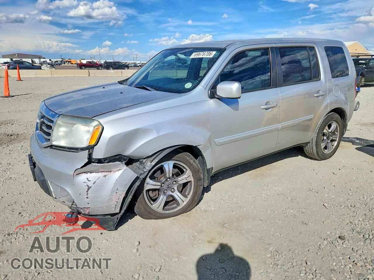 HONDA PILOT 2015 - 5FNYF4H37FB011093